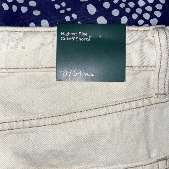 Wild Fable Distressed White Shorts - Picture 3 of 4